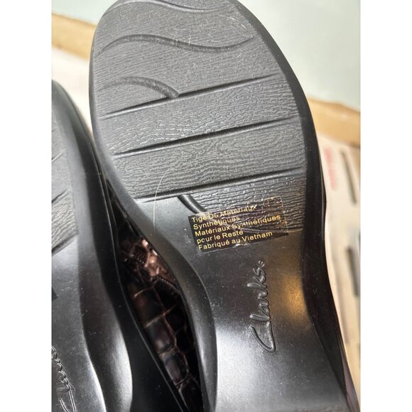 Clarks Bendables Croc Embossed Slip On Loafers Brown Sz 6 Patent Leather Look - Picture 10 of 11